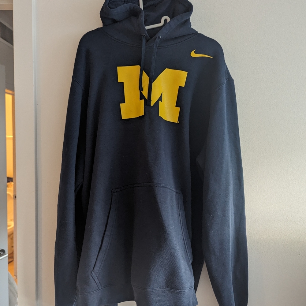 Pre owned Michigan Wolverines hoodie size XXL mems